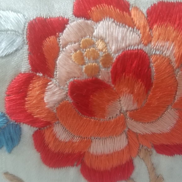 LOREDANA Artisan Antique Kimono Handstiched Tote - Picture 5 of 8